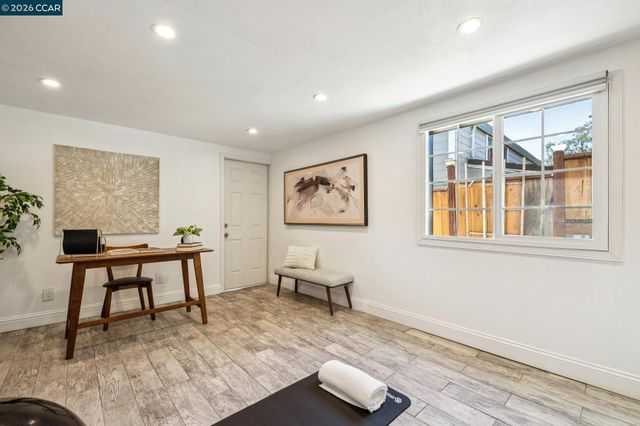 4037 Rusting Ave, Oakland, CA 94605