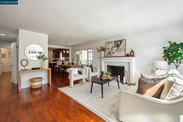 4037 Rusting Ave, Oakland, CA 94605