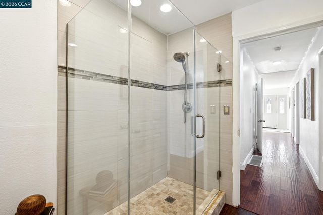 4037 Rusting Ave, Oakland, CA 94605