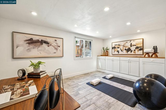 4037 Rusting Ave, Oakland, CA 94605