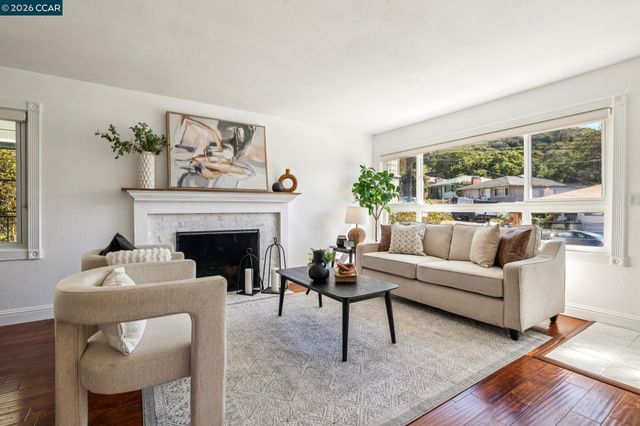 4037 Rusting Ave, Oakland, CA 94605