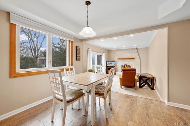 4902 Hubbard Drive, Troy, MI 48085