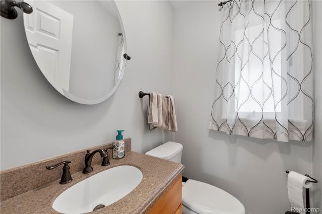 4902 Hubbard Drive, Troy, MI 48085