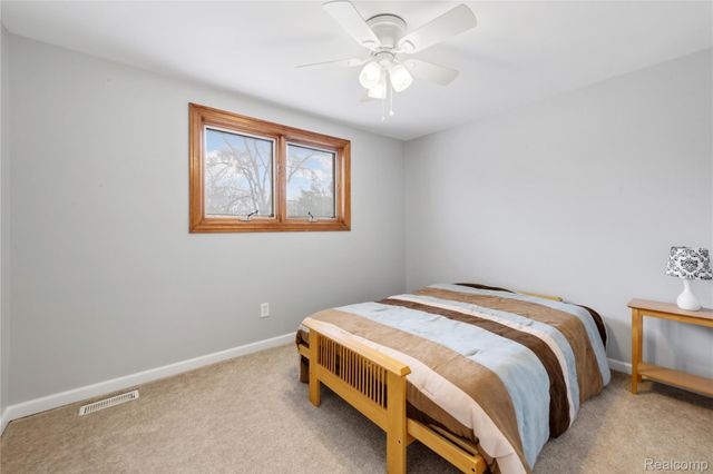 4902 Hubbard Drive, Troy, MI 48085