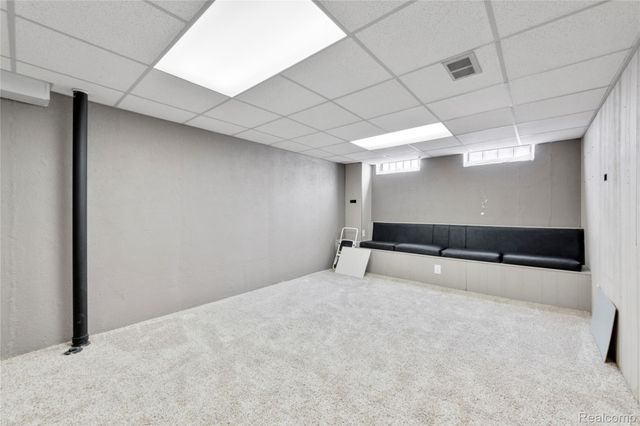 4902 Hubbard Drive, Troy, MI 48085