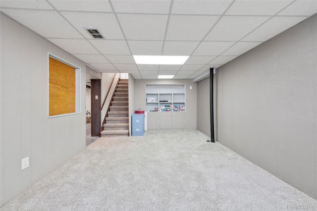 4902 Hubbard Drive, Troy, MI 48085