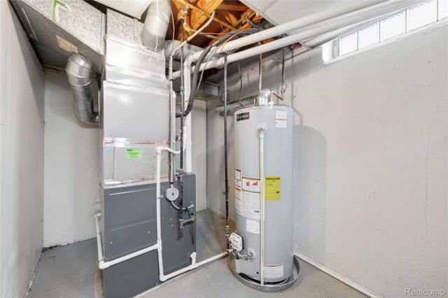 4902 Hubbard Drive, Troy, MI 48085