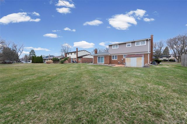 4902 Hubbard Drive, Troy, MI 48085