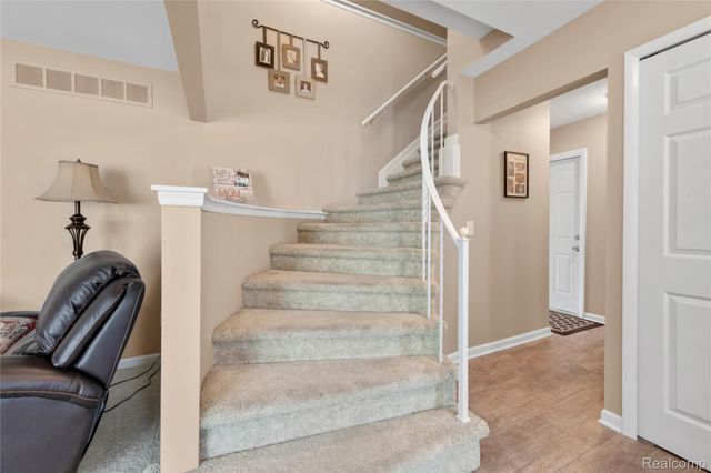 4902 Hubbard Drive, Troy, MI 48085