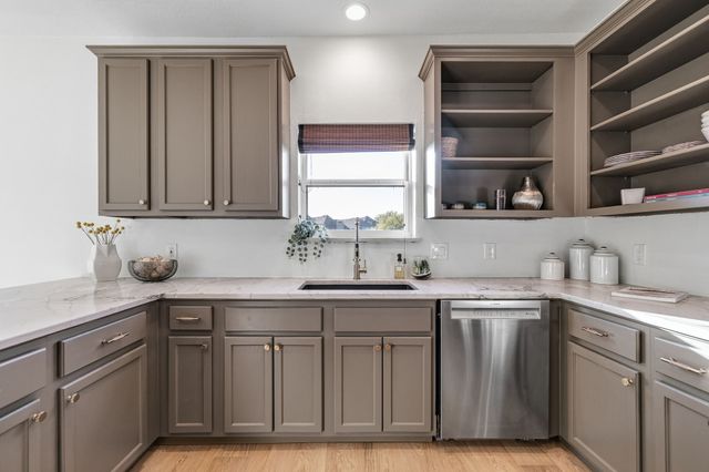 2636 Brookside Drive, Irving, TX 75063