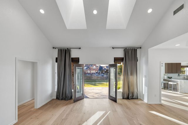 2636 Brookside Drive, Irving, TX 75063