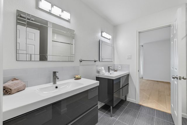 2636 Brookside Drive, Irving, TX 75063