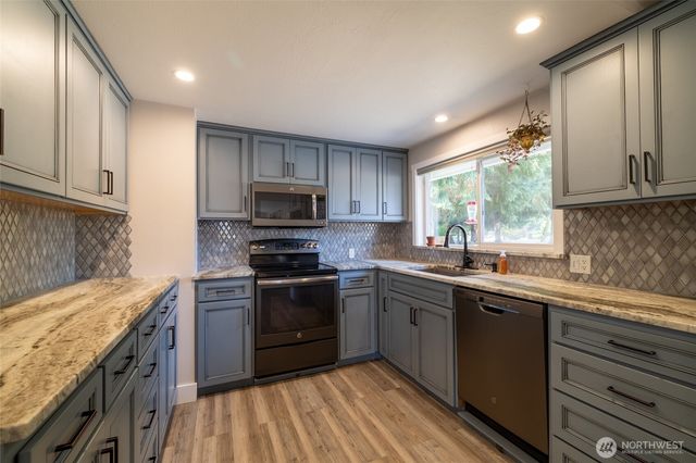 361 Penning Road, Chehalis, WA 98532