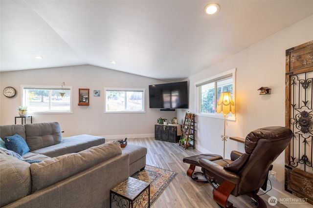 361 Penning Road, Chehalis, WA 98532