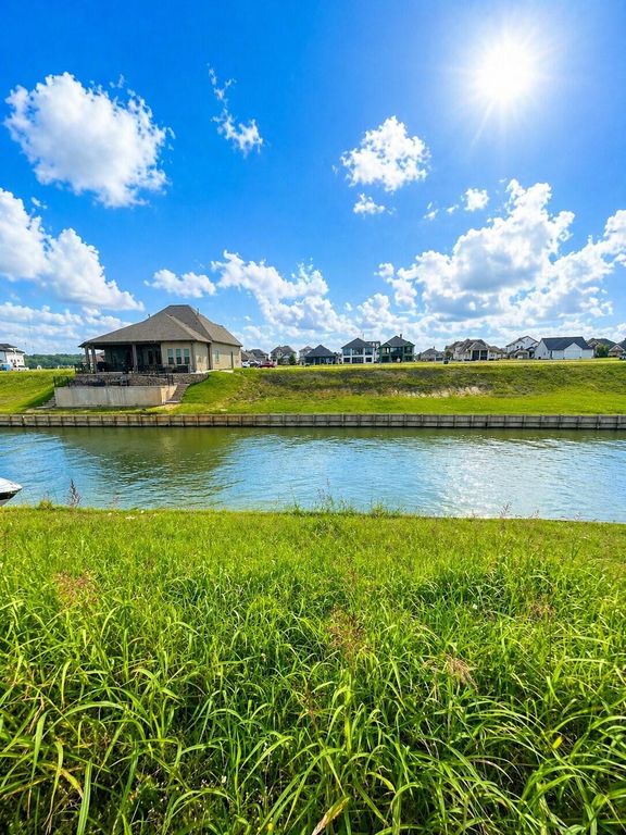 10713 S Lake Mist Lane, Willis, TX 77318