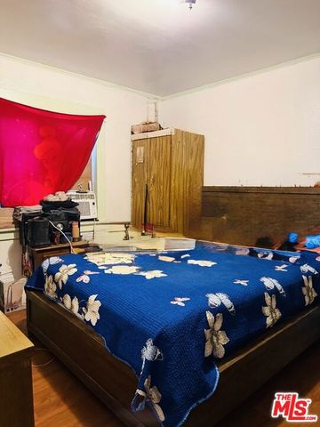1450 W 67th Street, Los Angeles, CA 90047