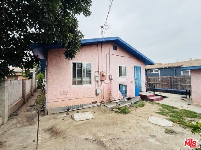 1450 W 67th Street, Los Angeles, CA 90047