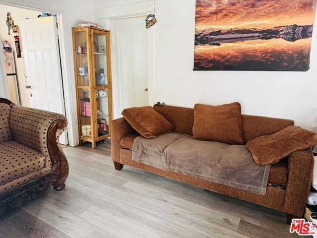 1450 W 67th Street, Los Angeles, CA 90047