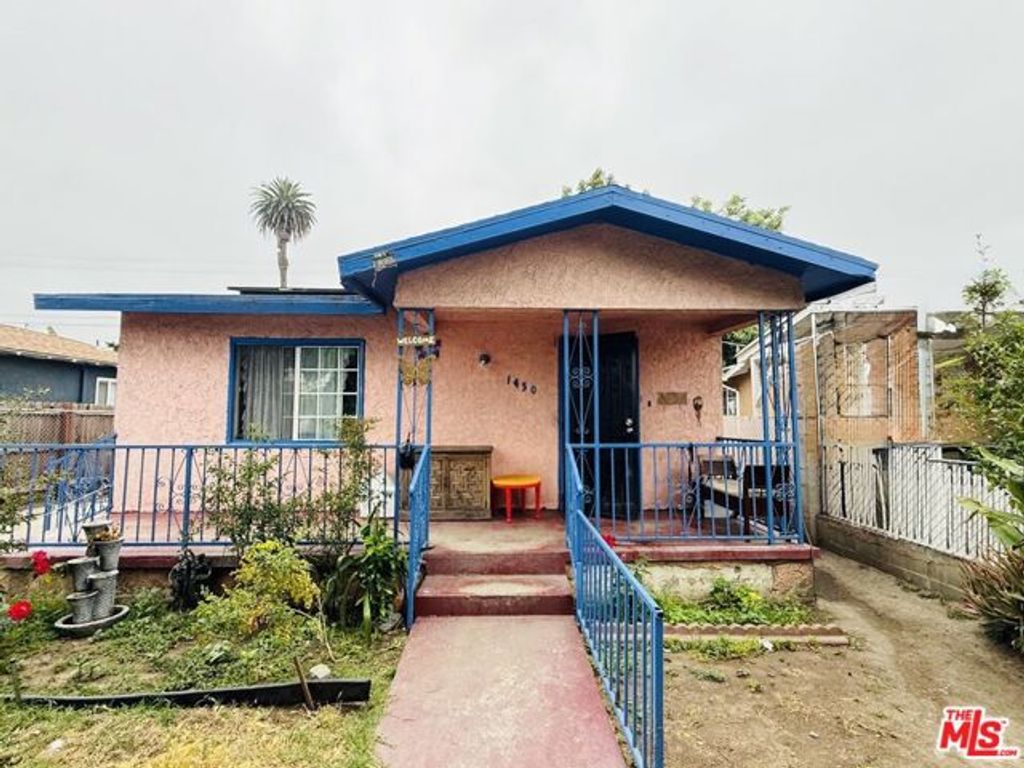 1450 W 67th Street, Los Angeles, CA 90047