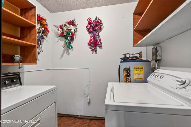 109 Stennis Avenue, Ocean Springs, MS 39564