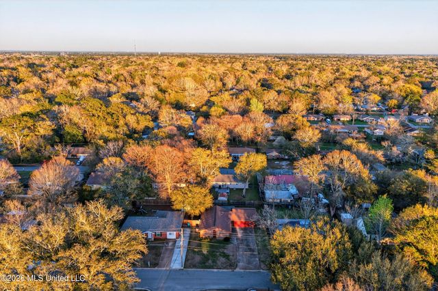 109 Stennis Avenue, Ocean Springs, MS 39564