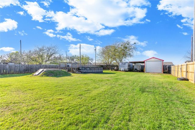 803 Green Street, Rio Vista, TX 76093