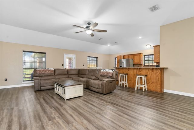 803 Green Street, Rio Vista, TX 76093