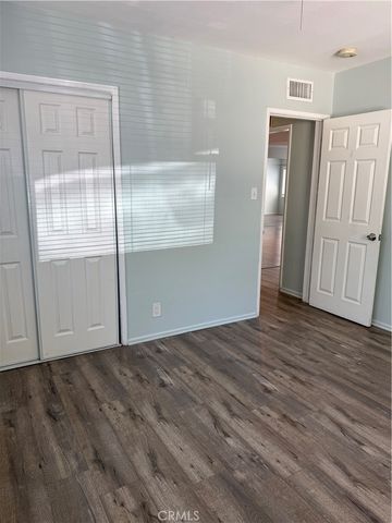 22814 Collins, Woodland Hills, CA 91367