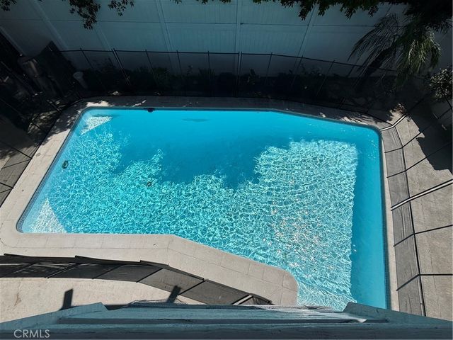 22814 Collins, Woodland Hills, CA 91367