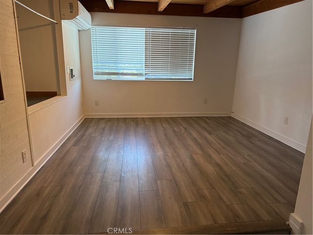 22814 Collins, Woodland Hills, CA 91367