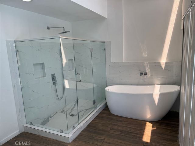 22814 Collins, Woodland Hills, CA 91367