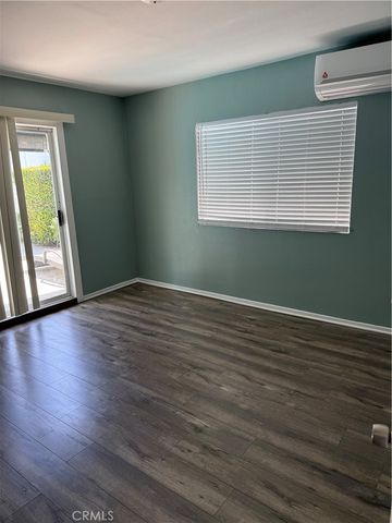 22814 Collins, Woodland Hills, CA 91367