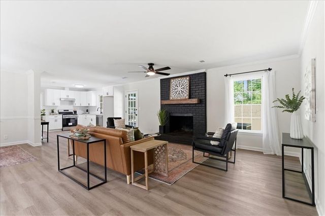 395 Ben Avenue SW, Lilburn, GA 30047