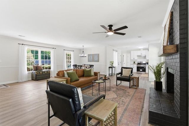 395 Ben Avenue SW, Lilburn, GA 30047