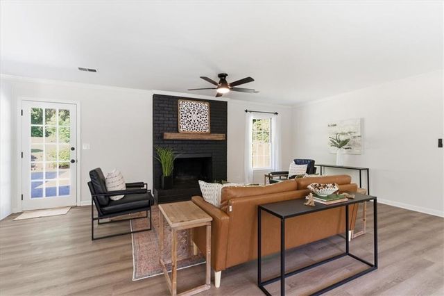 395 Ben Avenue SW, Lilburn, GA 30047