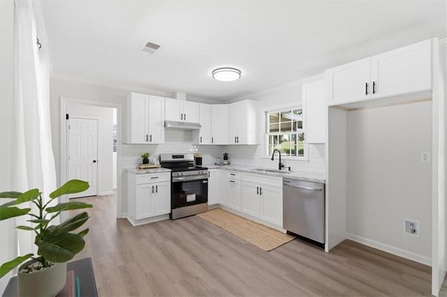 395 Ben Avenue SW, Lilburn, GA 30047