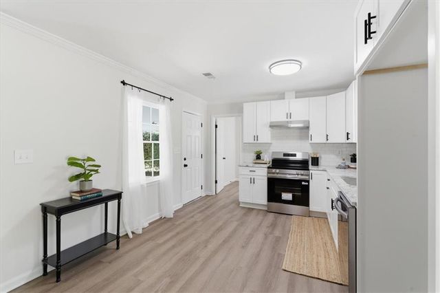 395 Ben Avenue SW, Lilburn, GA 30047