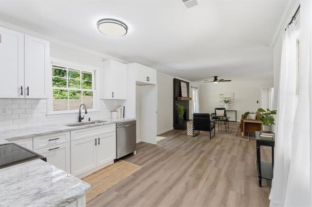 395 Ben Avenue SW, Lilburn, GA 30047