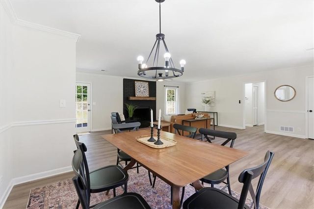 395 Ben Avenue SW, Lilburn, GA 30047