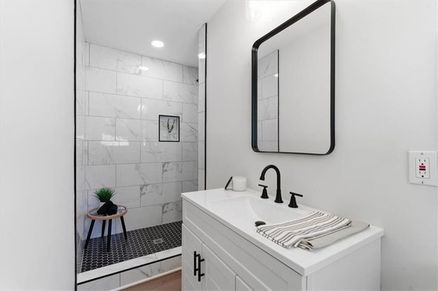 395 Ben Avenue SW, Lilburn, GA 30047