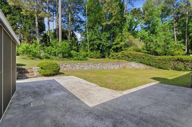 395 Ben Avenue SW, Lilburn, GA 30047