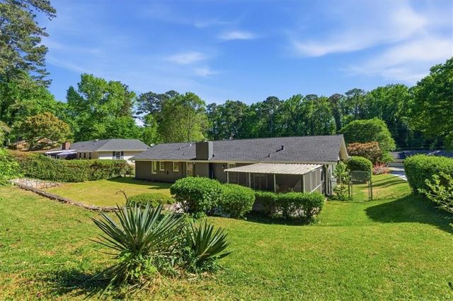 395 Ben Avenue SW, Lilburn, GA 30047