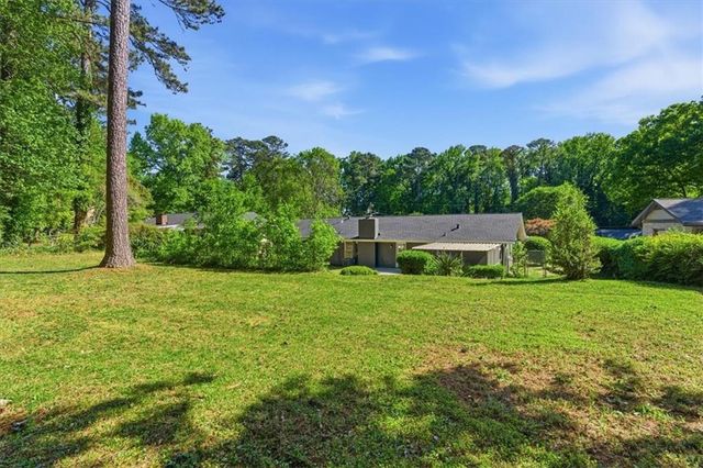 395 Ben Avenue SW, Lilburn, GA 30047