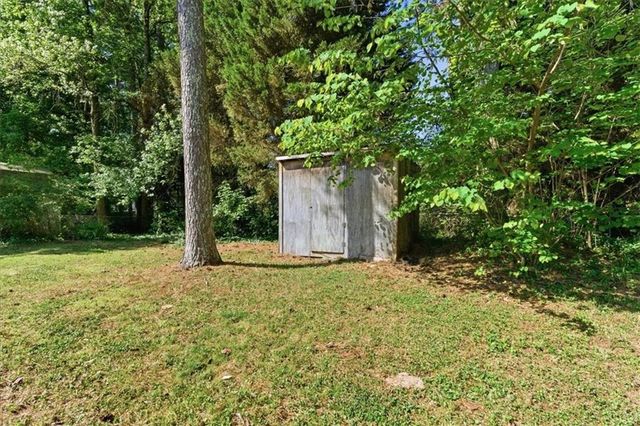 395 Ben Avenue SW, Lilburn, GA 30047