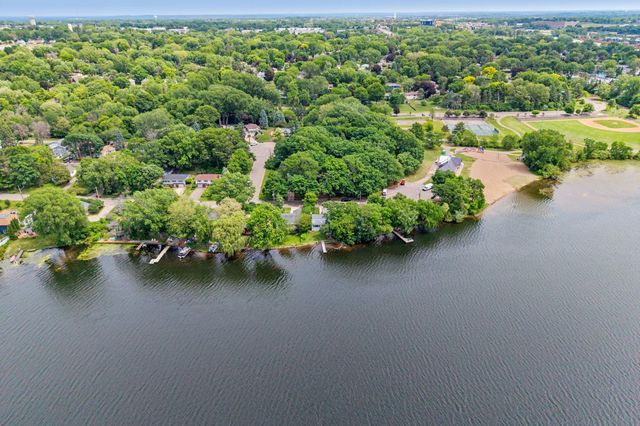 428 Glenbrook Avenue N, Oakdale, MN 55128