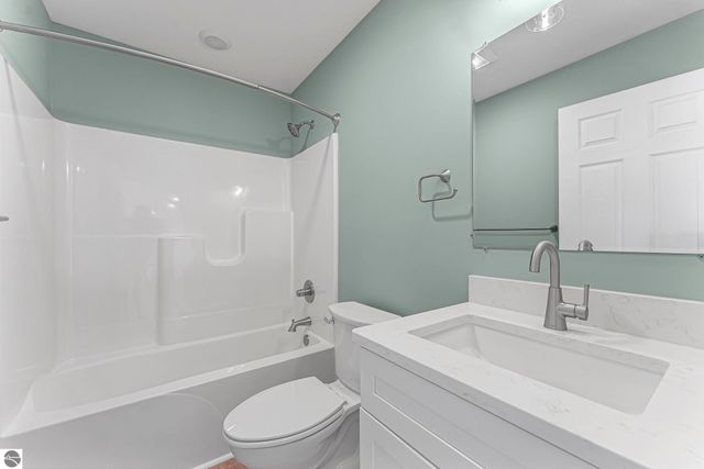 5436 Revella Lane, Grawn, MI 49637