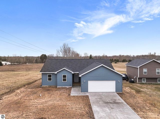 5436 Revella Lane, Grawn, MI 49637