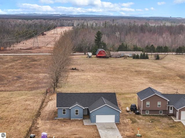 5436 Revella Lane, Grawn, MI 49637