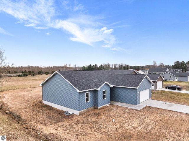 5436 Revella Lane, Grawn, MI 49637