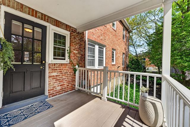 21 Hammond Pond Prkw 2, Newton, MA 02467